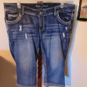 Ariya Jeans Capris